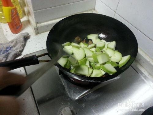 小瓜炒几成熟吃
